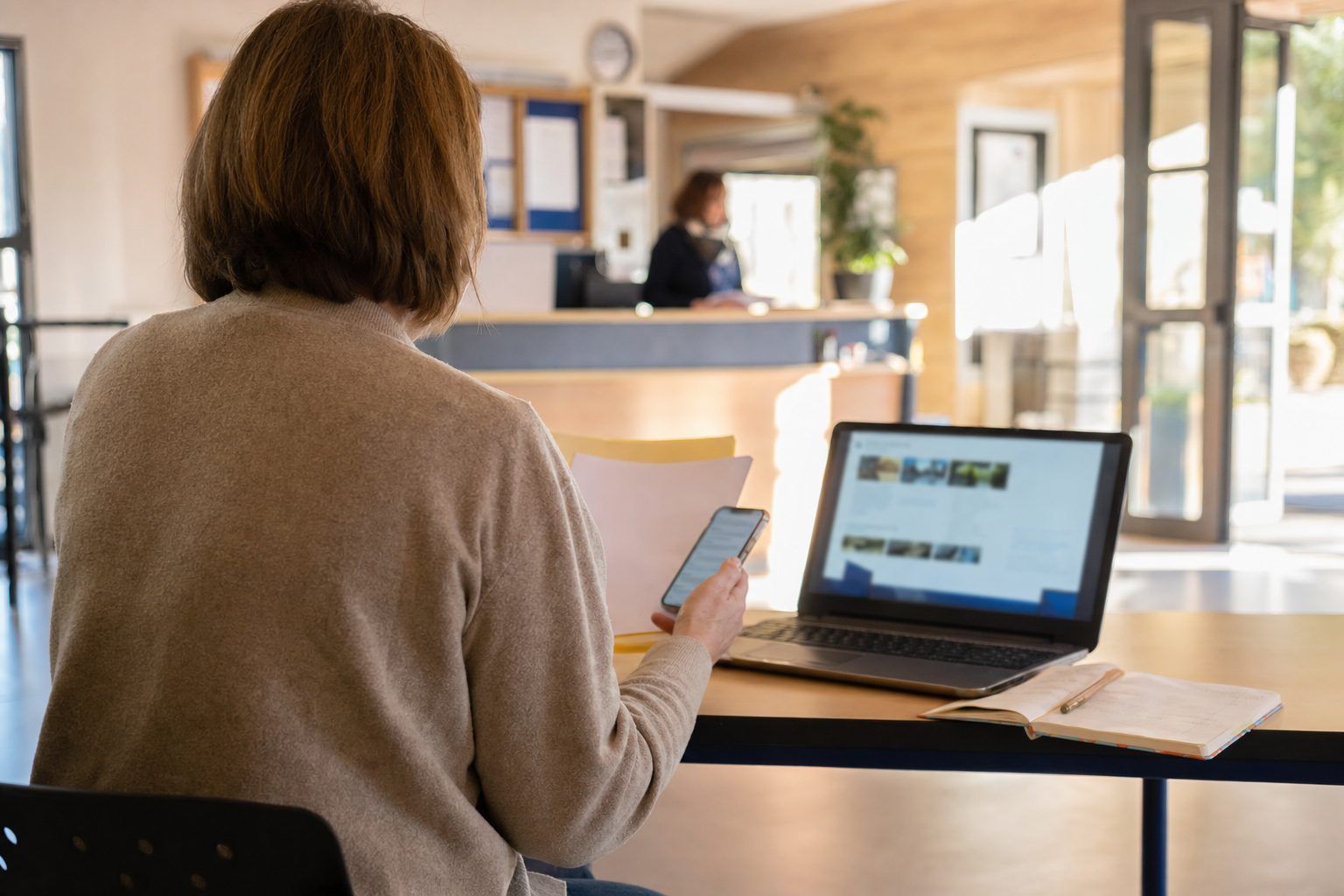 Accueil, contacts et démarches : vérifier le bon site
